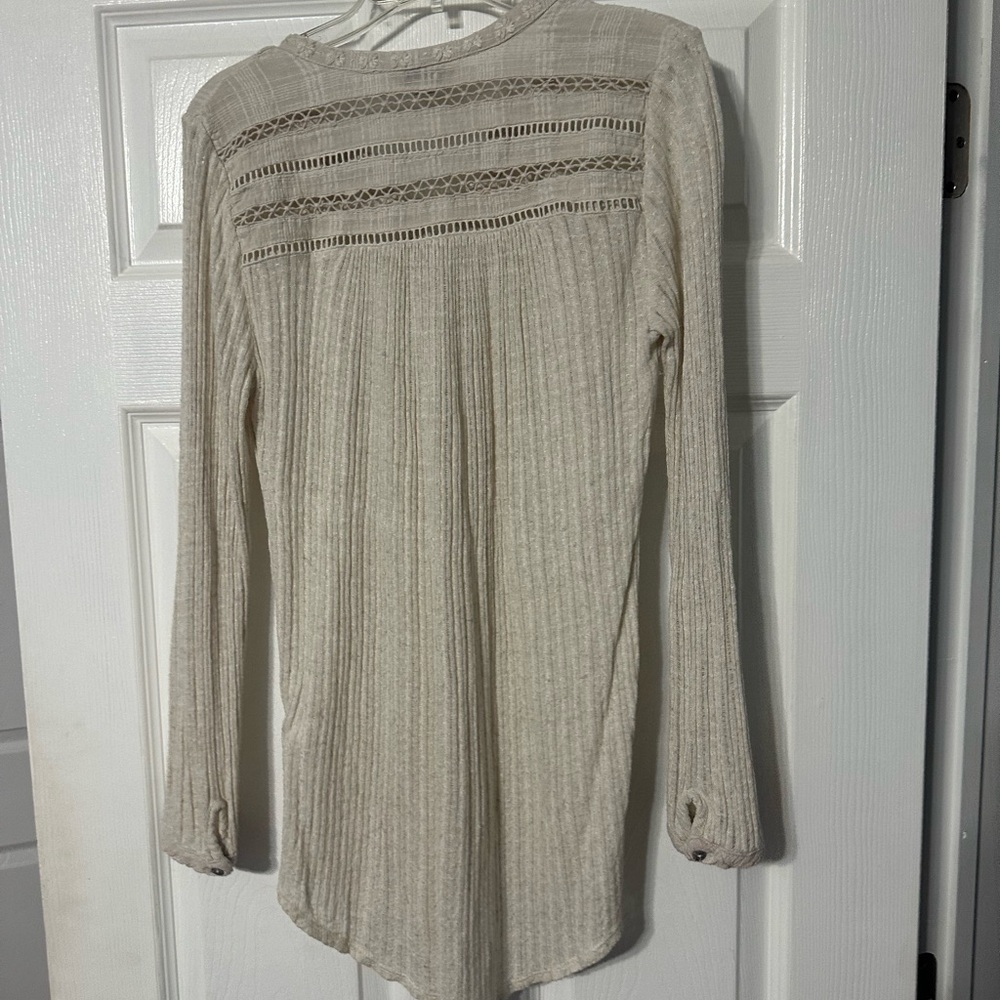 Lucky Brand Ribbed/Crocheted Button Front Henley Top - Picture 10 of 16